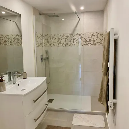 Lumineux, Renove Et A 10 Min De La & Parking - Sur ! Apartamento